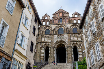 Cath&eacute;drale Notre-Dame-du-Puy sur le chemin de Compostelle