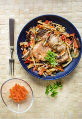 Fillet of chicken with vegetables.