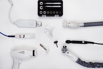 Radiofrequency handsets for treatment that work with low frequency waves that act on the dermis