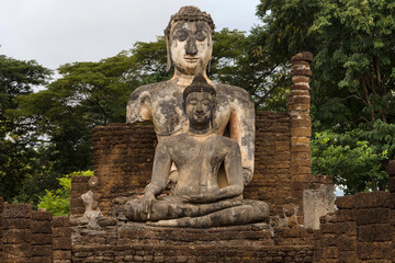 Seated Buddhas at Wat Phra Si Rattana Mahathat in Si Satchanalai