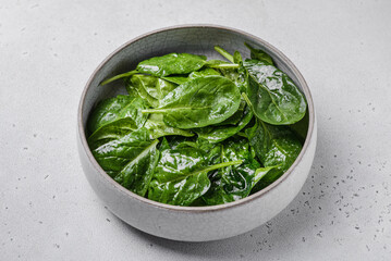 salad with spinach and olive oil