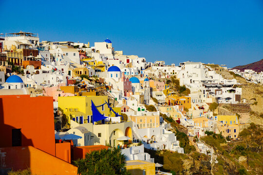 ギリシャ・サントリーニ島の街並み © Bertele