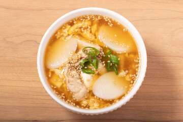 韓国餅　鶏肉のトックスープ