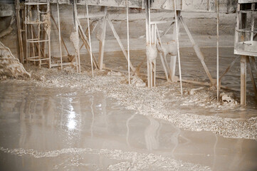 Pool for preparation of sludge for gas silica blocks