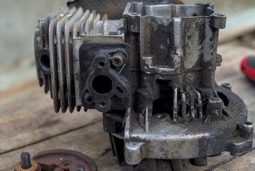 Photo of broken trimmer engine