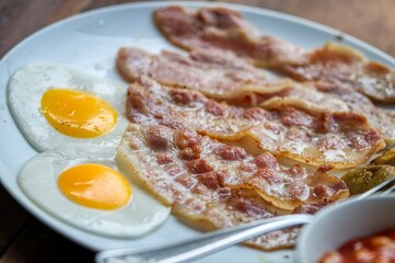 fried eggs with bacon