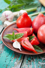 Ingredients for tomato and garlic salad
