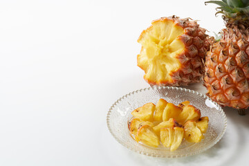 スナックパイン（ボゴール）　白背景