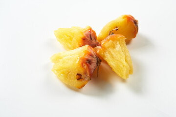 スナックパイン（ボゴール）　白背景