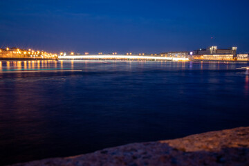 Fototapeta na wymiar night view of Neva river in Saint Petersburg 