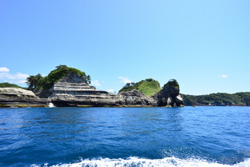 遊覧船から眺める西伊豆の複雑な海岸線