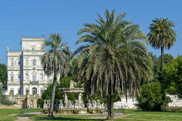 Palace dans un parc &agrave; Rome