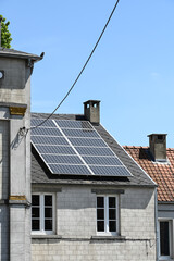 maison logement immobilier energie solaire photovoltaique panneaux environnement