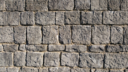 Vieux mur en blocs de calcaire
