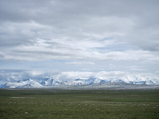 Summers snow covered mountains near Gates of the Arctic National Park in Alaska on the Dalton Highway - 605473108