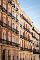 Fototapeta na wymiar Häuserfassade in Madrid, Spanien