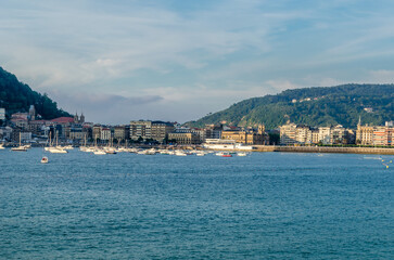 Fototapeta na wymiar View from the promenade of Donostia - San Sebastian, Spain