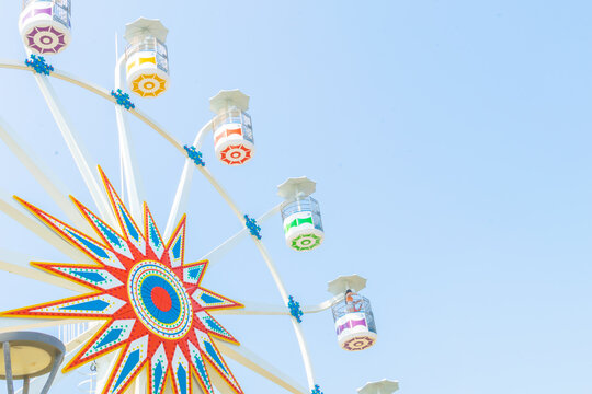 Photograph of the Ferris wheel ride, located in Sunset Park La Libertad, El Salvador. built by president nayib bukele. 