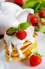 pancakes with strawberries