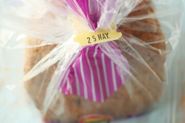  expiry date on a bread packet 