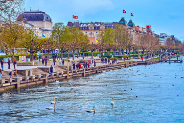 Quaianlagen recreation promenade on the shore of Lake Zurich, Switzerland © efesenko