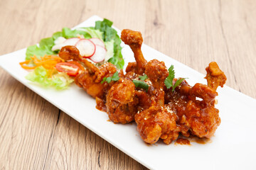 Buffalo wings, fried BBQ chicken