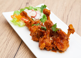 Buffalo wings, fried BBQ chicken