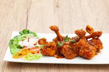 Buffalo wings, fried BBQ chicken