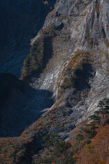 谷川岳の一ノ倉沢の紅葉