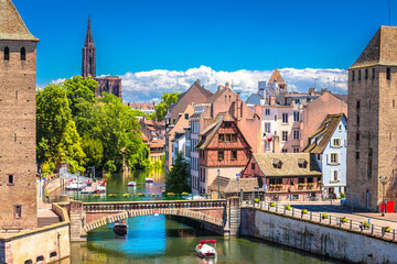 Strasbourg scenic river canal and architecture view - obrazy, fototapety, plakaty