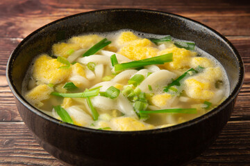 ふわふわのニラ玉うどん