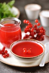 Organic viburnum jelly with agar-agar