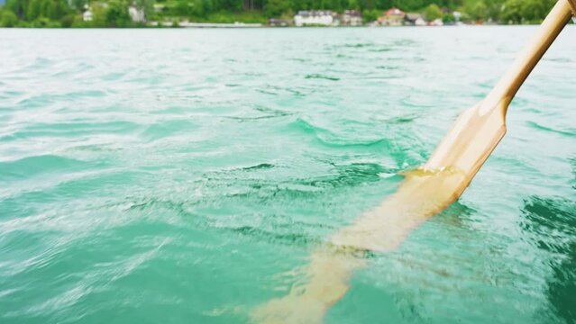An oar in the water gondola