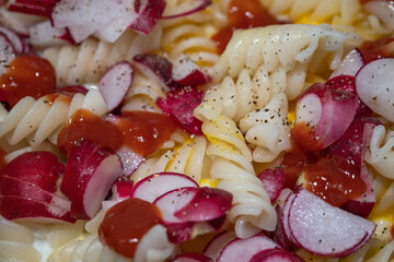 Pasta with egg and radish.