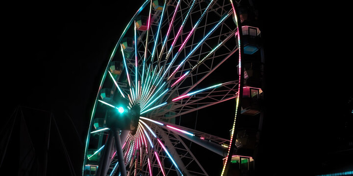 Part of Ferriswheel of the fair at night, IA generativa