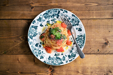 トマトとバジルの冷製パスタ