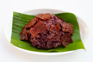 Black sticky rice with fried dried beef