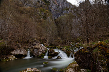 Huda lui Papara cave Sub Piatra
