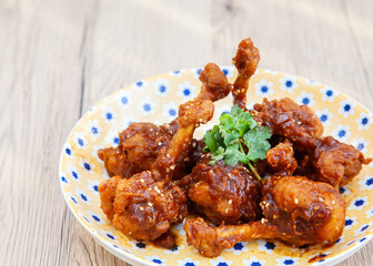 Buffalo wings, fried BBQ chicken