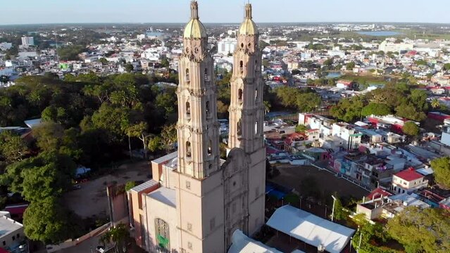 Spinning drone view of the Lord of Tabasco Cathedral in a descending motion