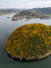 Zdjęcie z drona, Gródek nad dunajcem, Jezioro Rożnowskie, Małpia wyspa, jesień