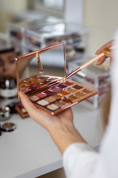 Elements of women make up like brushs, Eyeshadow