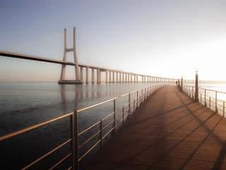 Foto op Plexiglas Vasco da Gamabrug Vasco da Gama bridge and pier