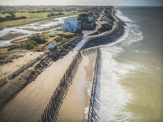 vue aérienne de la protection contre la mer entre Blainville et Coutainville