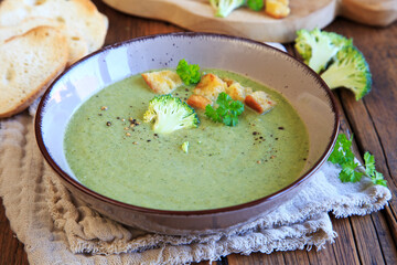 Broccolicremesuppe