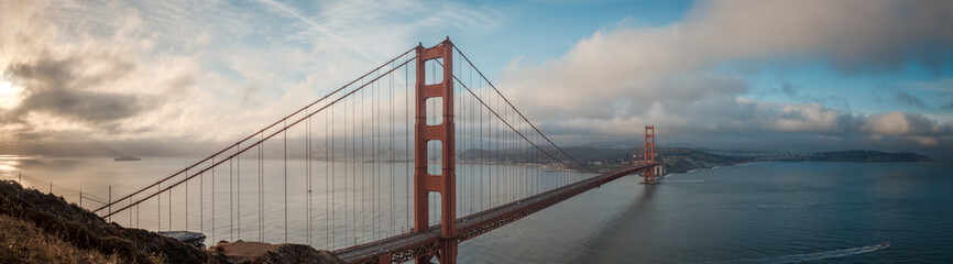 Golden Gate Bridge cloudy morning
