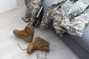 Fototapeten Soldier Artificial Prosthetic leg. War © Angelov