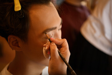 Obraz premium 눈썹그리기