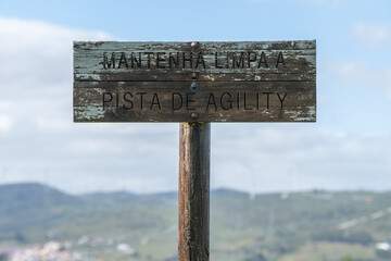 Information board about the rules on the Agility Track in the Urban Park of Santa Iria de Azoia