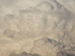 Gros nuage moutonneux - 606414123